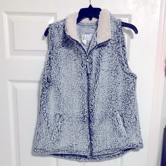 halcyon Jackets & Blazers - Shepa Full zip vest!